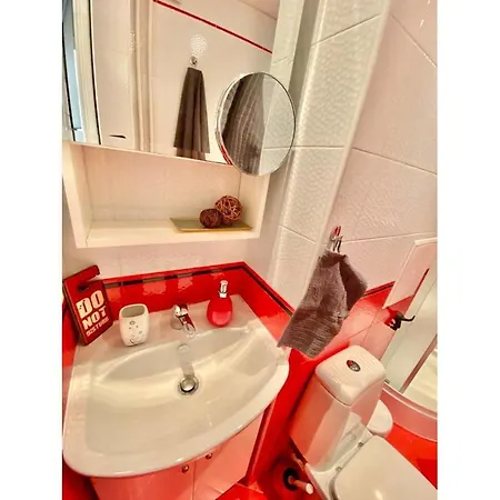 Bussines Aprt Metro Station ⤄ Airport Sauna